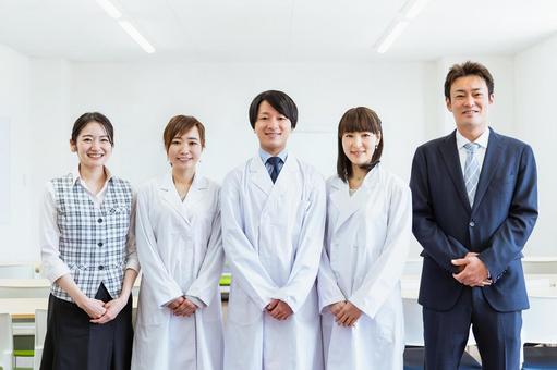 医師転職エージェント比較|まず整理すべきは「役割の違い」